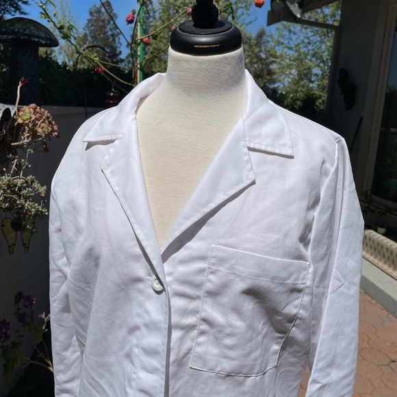 NWT Metalabs Women’s 37” lab coat | Size M - Picture 5 of 13